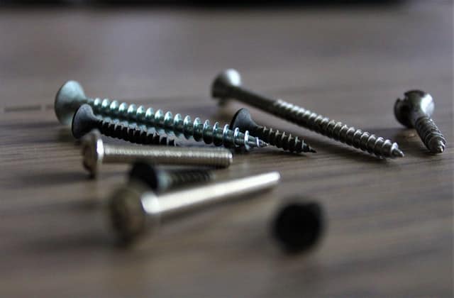 photo of assorted screws